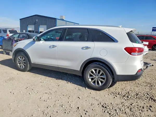 5XYPGDA35GG057485 2016 KIA SORENTO - Image 2