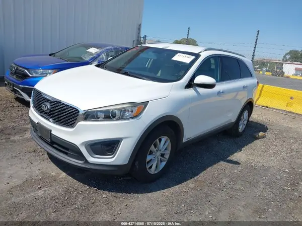 5XYPGDA35GG059205 2016 KIA SORENTO - Image 2