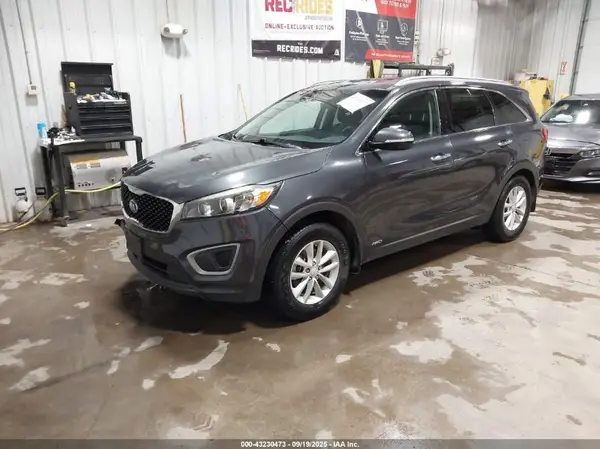 5XYPGDA35GG059639 2016 KIA SORENTO - Image 2