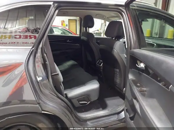 5XYPGDA35GG059639 2016 KIA SORENTO - Image 8