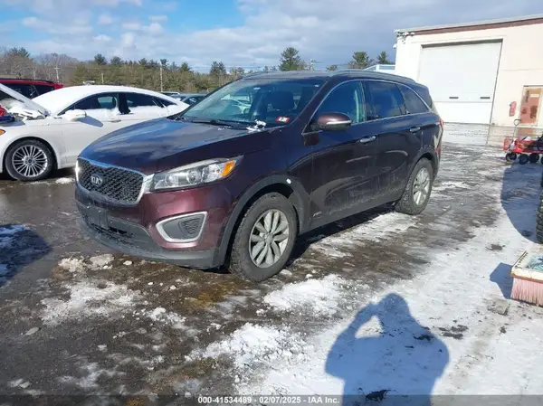 5XYPGDA35GG061424 2016 KIA SORENTO - Image 2