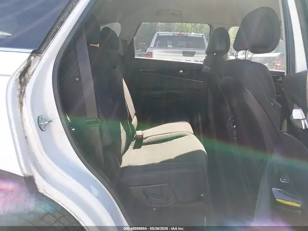 5XYPGDA35GG069538 2016 KIA SORENTO - Image 8