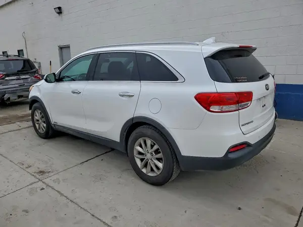 5XYPGDA35GG075968 2016 KIA SORENTO - Image 2