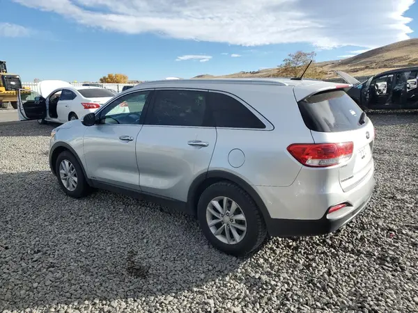 5XYPGDA35GG082175 2016 KIA SORENTO - Image 2