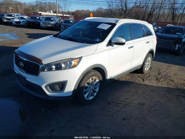 5XYPGDA35GG092611 2016 KIA SORENTO - Image 2