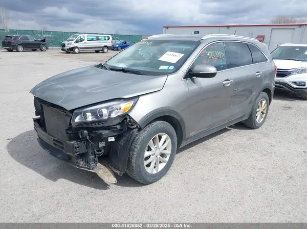 5XYPGDA35GG096237 2016 KIA SORENTO - Image 2