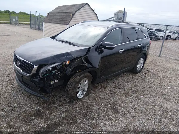 5XYPGDA35GG099526 2016 KIA SORENTO - Image 2