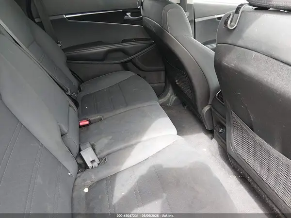 5XYPGDA35GG099526 2016 KIA SORENTO - Image 8