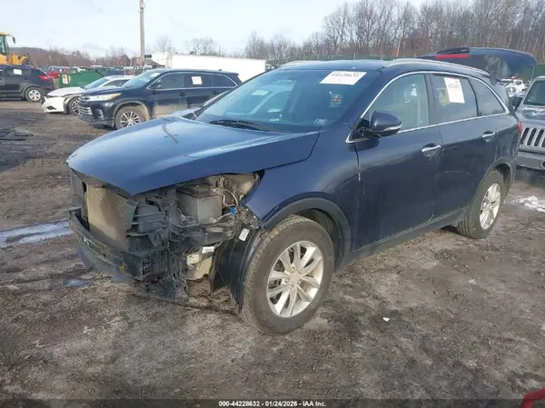 5XYPGDA35GG104577 2016 KIA SORENTO - Image 2