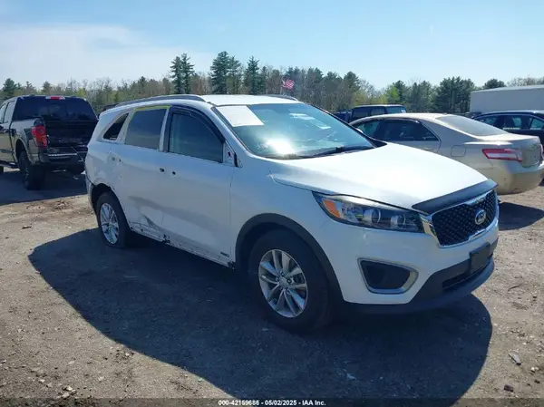 5XYPGDA35GG105972 2016 KIA SORENTO - Image 1