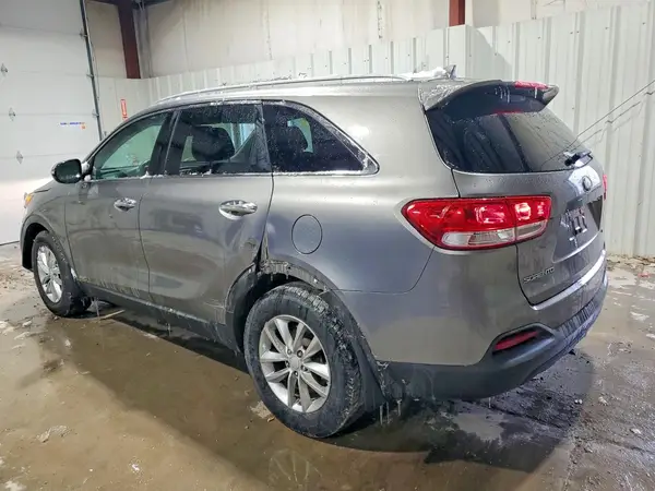 5XYPGDA35GG106961 2016 KIA SORENTO - Image 2