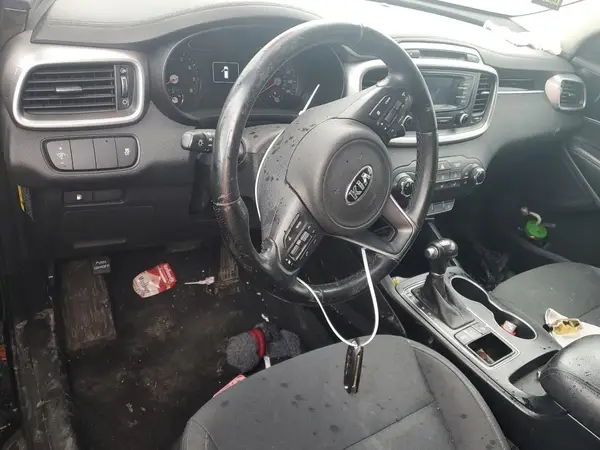 5XYPGDA35GG109651 2016 KIA SORENTO - Image 8