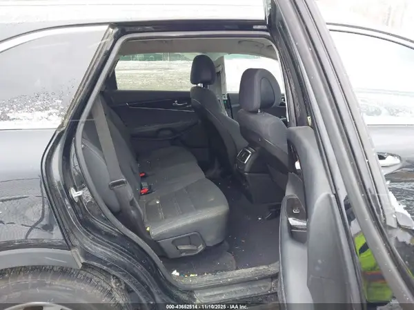 5XYPGDA35GG121573 2016 KIA SORENTO - Image 8