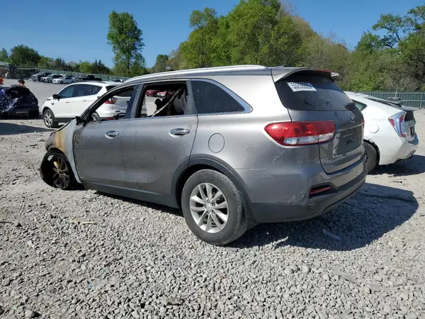5XYPGDA35GG148644 2016 KIA SORENTO - Image 2