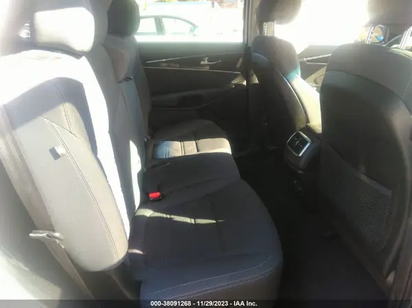 5XYPGDA35GG158073 2016 KIA SORENTO - Image 8