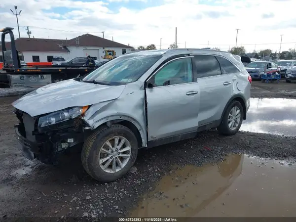 5XYPGDA35GG165881 2016 KIA SORENTO - Image 2