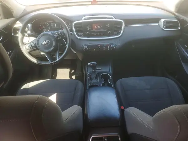 2016 KIA SORENTO auction photo 8