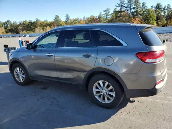 5XYPGDA35GG168909 2016 KIA SORENTO - Image 2