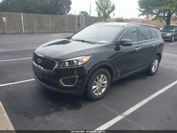 5XYPGDA35GG171132 2016 KIA SORENTO - Image 2