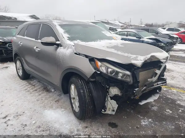 5XYPGDA35GG181482 2016 KIA SORENTO - Image 1