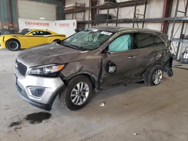 5XYPGDA35HG187610 2017 KIA SORENTO - Image 1