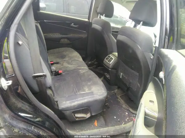 5XYPGDA35HG199546 2017 KIA SORENTO - Image 8
