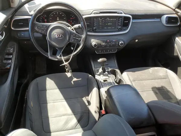 5XYPGDA35HG204809 2017 KIA SORENTO - Image 8