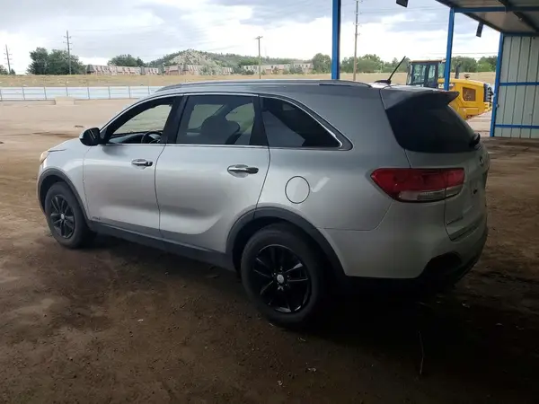 5XYPGDA35HG204857 2017 KIA SORENTO - Image 2