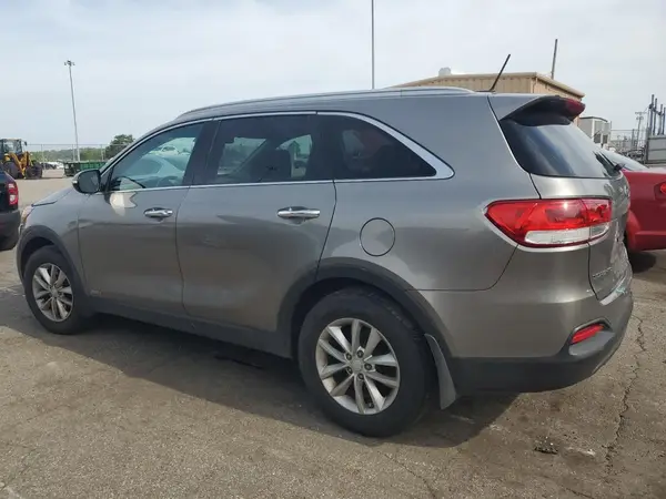 5XYPGDA35HG214384 2017 KIA SORENTO - Image 2