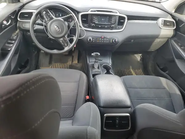 5XYPGDA35HG214384 2017 KIA SORENTO - Image 8