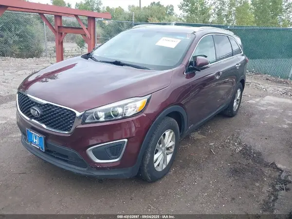 5XYPGDA35HG245134 2017 KIA SORENTO - Image 2