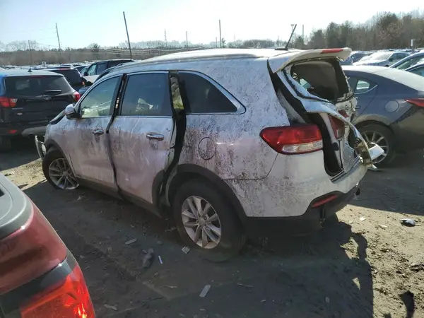 5XYPGDA35HG270163 2017 KIA SORENTO - Image 2