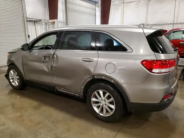 5XYPGDA35HG273032 2017 KIA SORENTO - Image 2