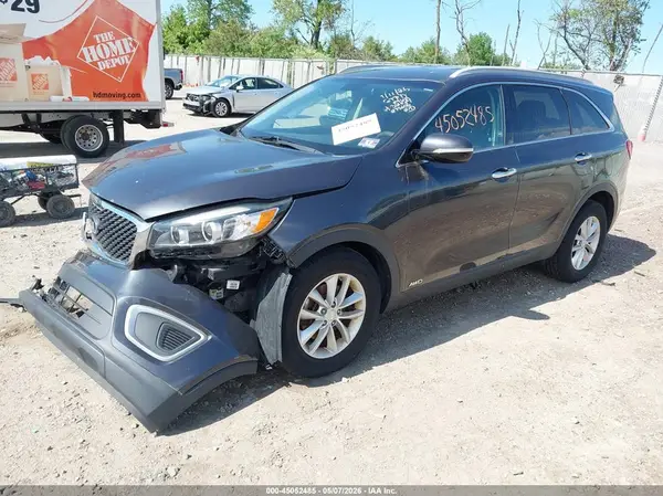 5XYPGDA35HG275606 2017 KIA SORENTO - Image 2