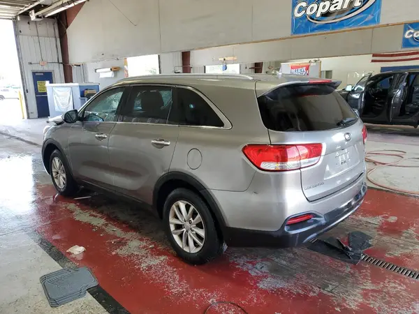 5XYPGDA35HG279610 2017 KIA SORENTO - Image 2
