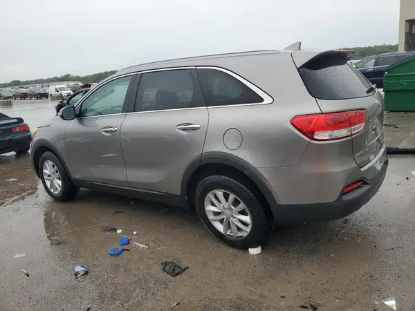 5XYPGDA35HG281048 2017 KIA SORENTO - Image 2