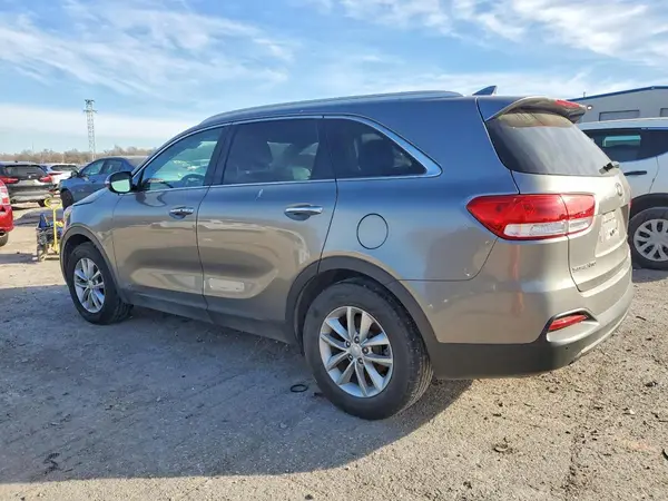 5XYPGDA35HG284855 2017 KIA SORENTO - Image 2