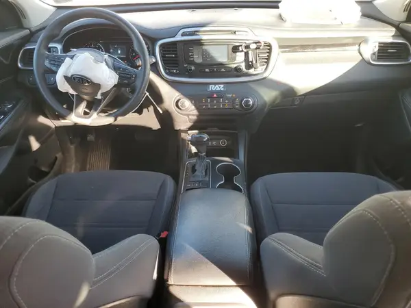 5XYPGDA35HG288579 2017 KIA SORENTO - Image 8