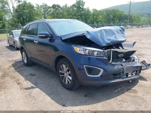 5XYPGDA35HG300343 2017 KIA SORENTO - Image 1