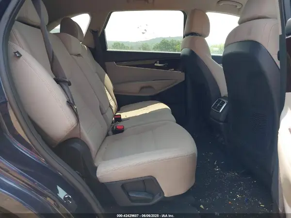 5XYPGDA35HG300343 2017 KIA SORENTO - Image 8