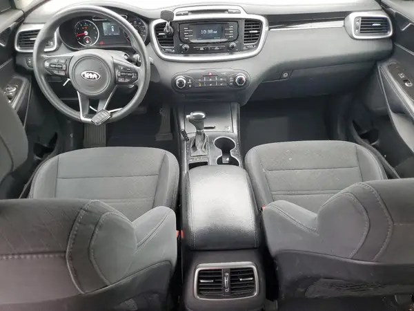 5XYPGDA35HG301623 2017 KIA SORENTO - Image 8