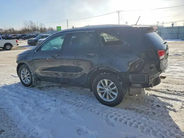 5XYPGDA35HG314100 2017 KIA SORENTO - Image 2