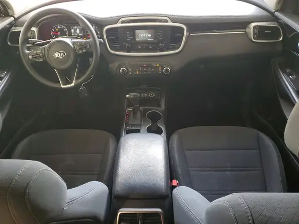 5XYPGDA35HG314100 2017 KIA SORENTO - Image 8