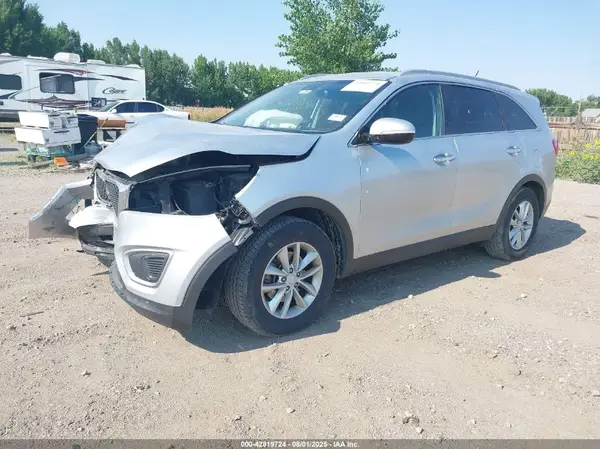 5XYPGDA35HG327932 2017 KIA SORENTO - Image 2