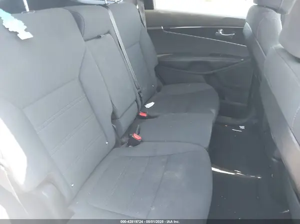 5XYPGDA35HG327932 2017 KIA SORENTO - Image 8