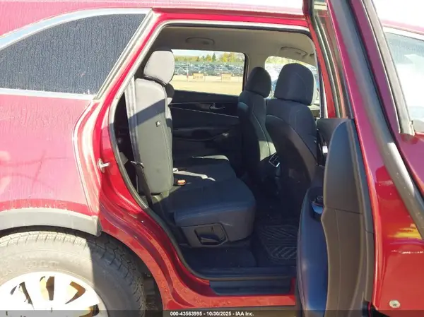 5XYPGDA35HG336680 2017 KIA SORENTO - Image 8
