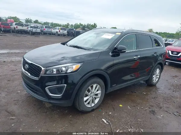 5XYPGDA35JG338645 2018 KIA SORENTO - Image 2