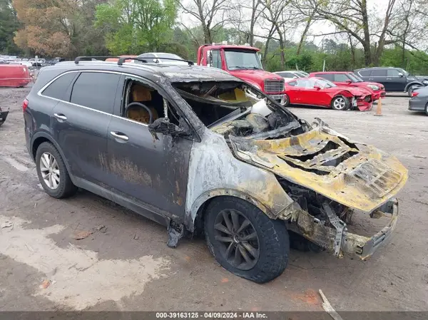 5XYPGDA35JG341271 2018 KIA SORENTO - Image 1