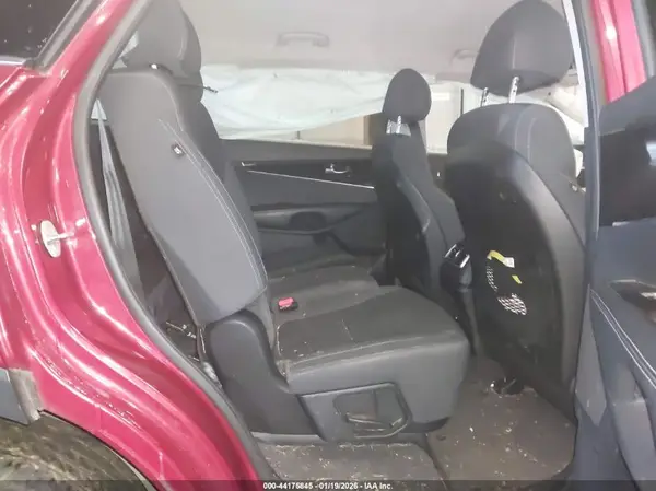 5XYPGDA35JG344994 2018 KIA SORENTO - Image 8