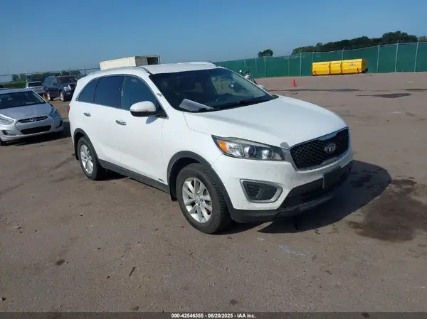 5XYPGDA35JG345577 2018 KIA SORENTO - Image 1
